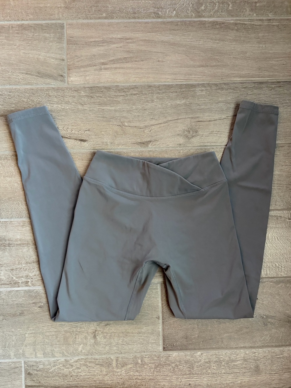 ONER ACTIVE - UnifiedMove Wrap Legging. Small. Color Ash Gray